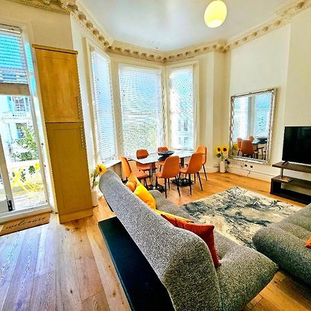 Charming Home With Private Balcony, On 1St Floor, With 2 Bathrooms, 3 Min Walk To Earl'S Court Station Londra Exterior foto