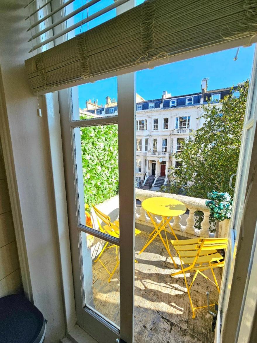 Charming Home With Private Balcony, On 1St Floor, With 2 Bathrooms, 3 Min Walk To Earl'S Court Station Londra Exterior foto