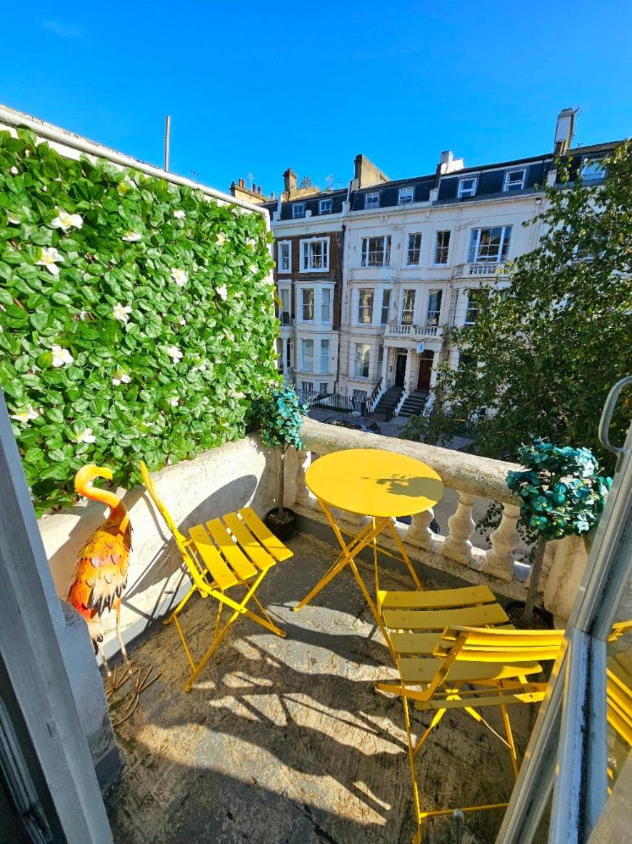 Charming Home With Private Balcony, On 1St Floor, With 2 Bathrooms, 3 Min Walk To Earl'S Court Station Londra Exterior foto