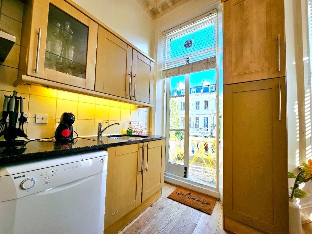 Charming Home With Private Balcony, On 1St Floor, With 2 Bathrooms, 3 Min Walk To Earl'S Court Station Londra Exterior foto