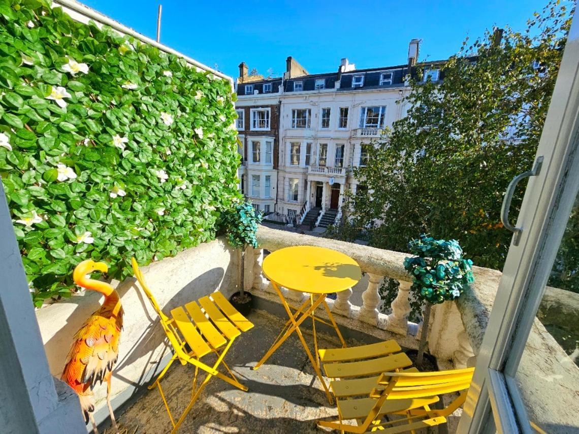 Charming Home With Private Balcony, On 1St Floor, With 2 Bathrooms, 3 Min Walk To Earl'S Court Station Londra Exterior foto